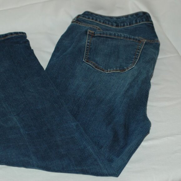 Torrid Boyfriend Jeans – Flaw - Medium Wash Stretch Denim Cropped Plus Size 18 - Picture 7 of 16